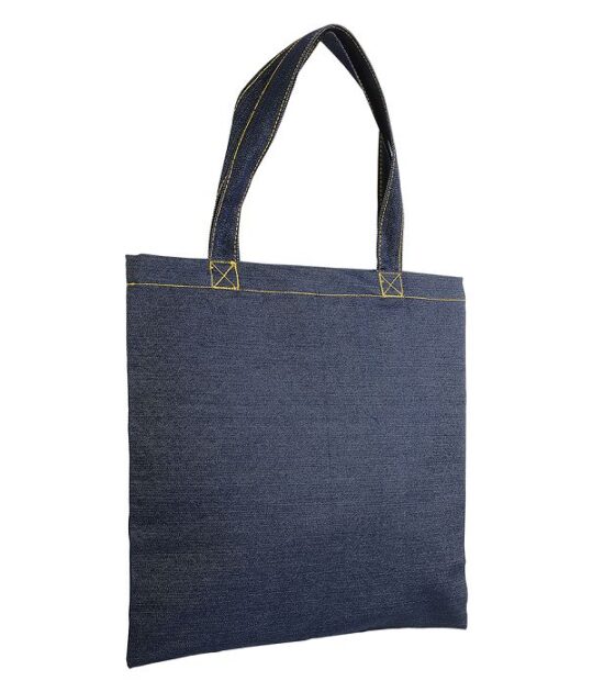 shopper in jeans
